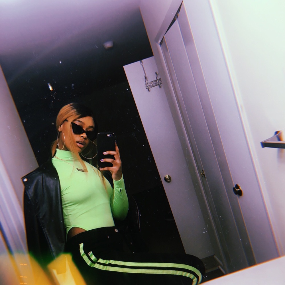 neon side stripe mom jean